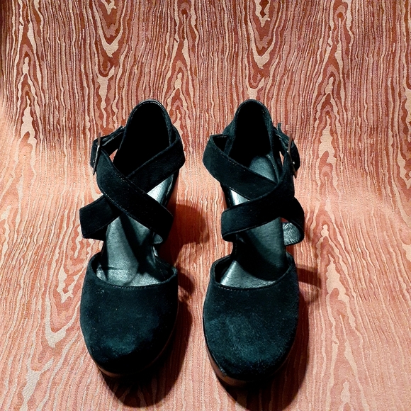 CORDANI CALZATURE DALLACE  Suede Button Wrapped Strap Heel Pump Size 37 Black - Picture 4 of 14